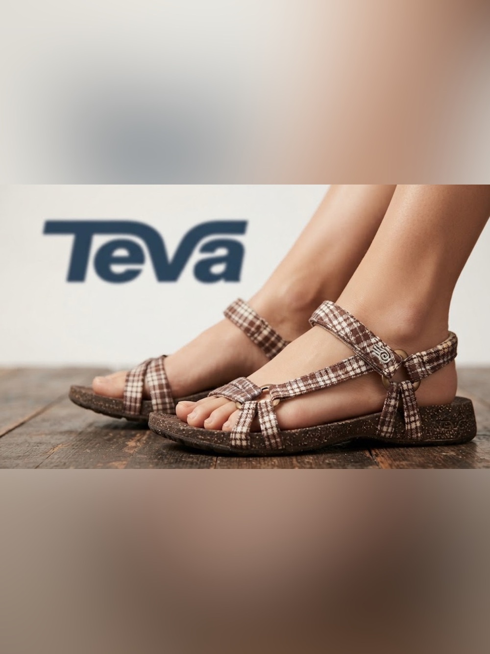 Authentic Teva signature waterproof designer sandals sz 9